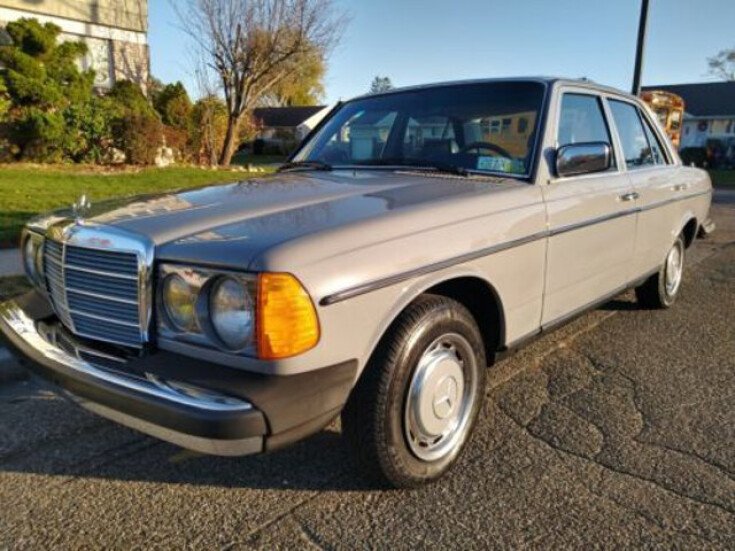 Thumbnail Photo undefined for 1983 Mercedes-Benz 240D